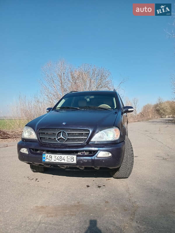 Позашляховик / Кросовер Mercedes-Benz M-Class