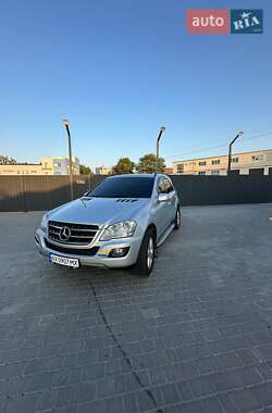 Mercedes-Benz M-Class  2010
