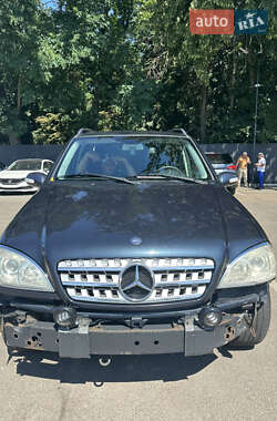 Mercedes-Benz M-Class 2005