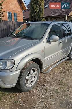 Mercedes-Benz M-Class 2000