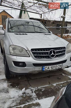 Mercedes-Benz M-Class  2005