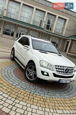 Mercedes-Benz M-Class  2009