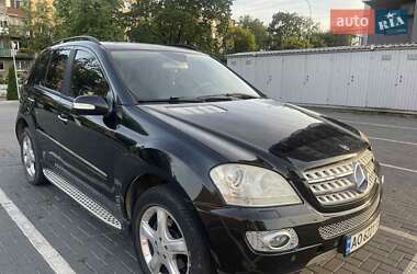 Mercedes-Benz M-Class  2005