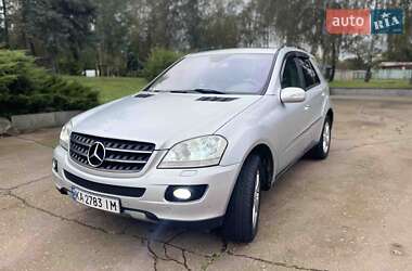 Mercedes-Benz M-Class  2005