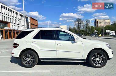 Mercedes-Benz M-Class  2009