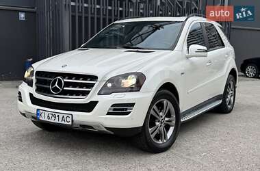 Mercedes-Benz M-Class  2010