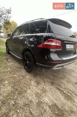 Mercedes-Benz M-Class  2011