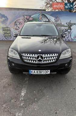 Mercedes-Benz M-Class 2005