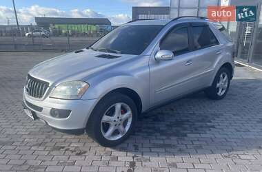 Mercedes-Benz M-Class  2005