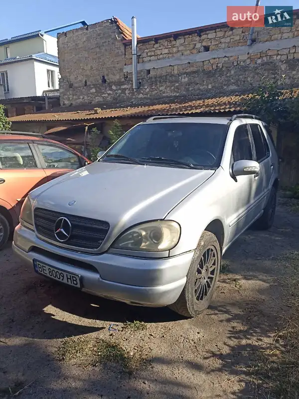 Mercedes-Benz M-Class 2003