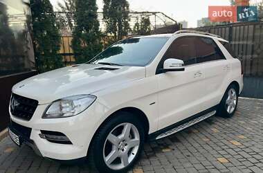 Mercedes-Benz M-Class  2011