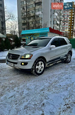 Mercedes-Benz M-Class  2005