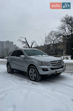 Mercedes-Benz M-Class 2010