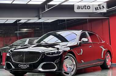 Mercedes-Benz Maybach  2021