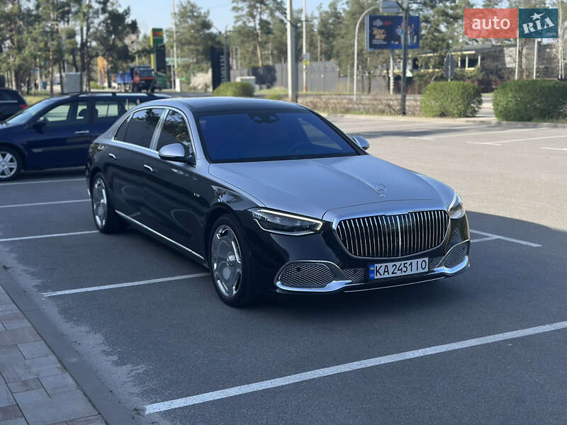 Седан Mercedes-Benz Maybach