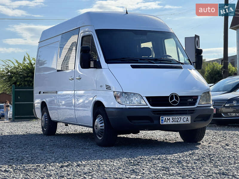 Універсал Mercedes-Benz MB-Class