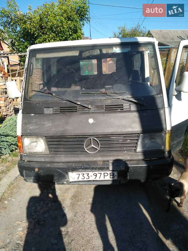 Грузопассажирский фургон Mercedes-Benz MB-Class