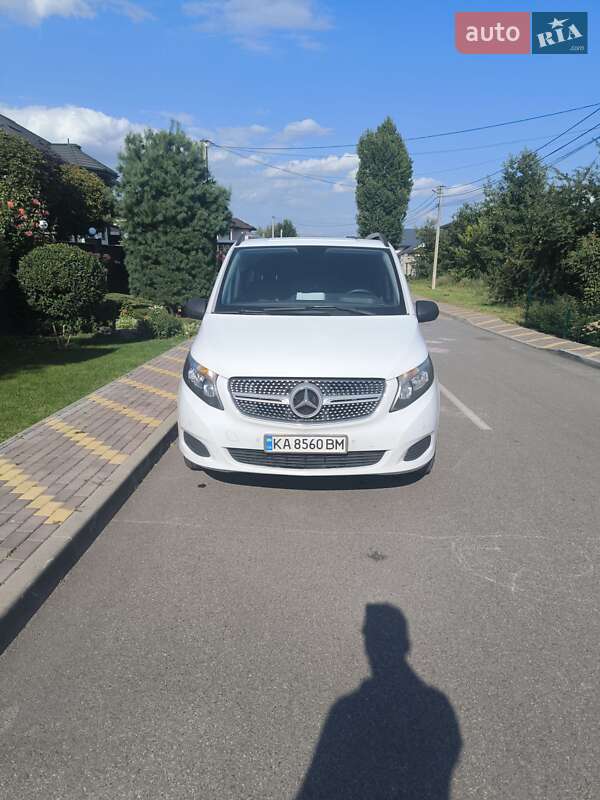 Вантажний фургон Mercedes-Benz Metris