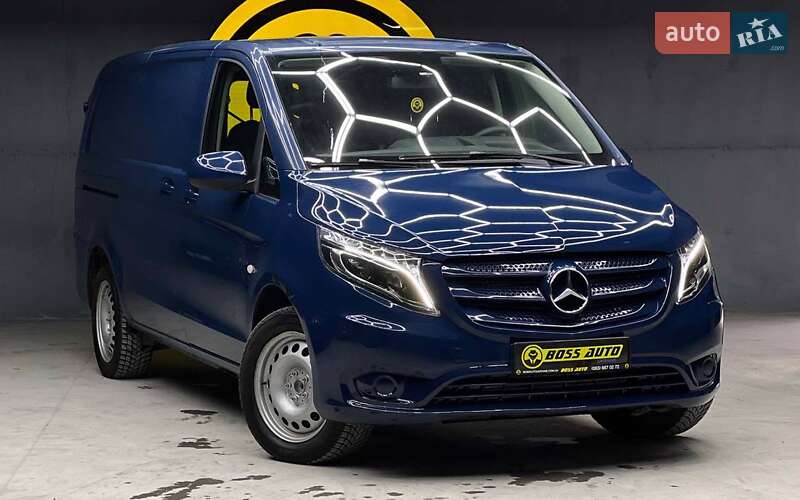 Вантажний фургон Mercedes-Benz Metris