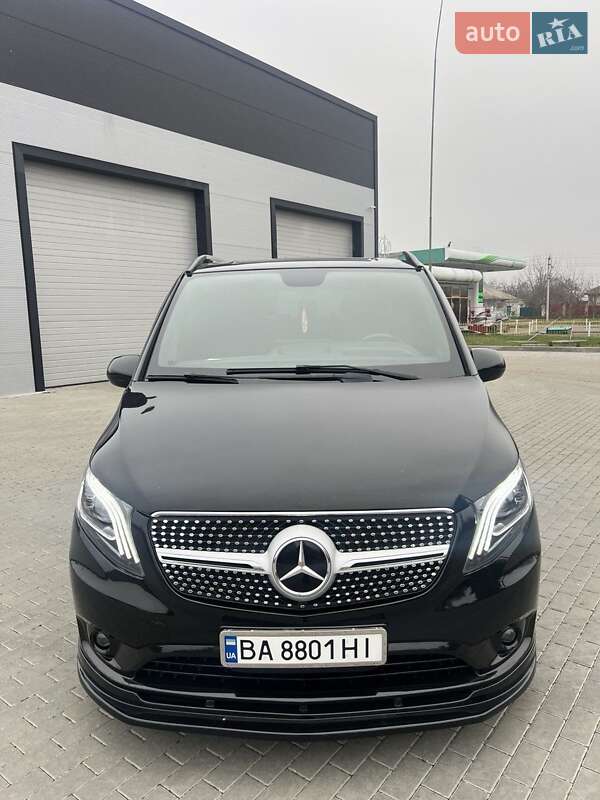 Легкові Mercedes-Benz Metris