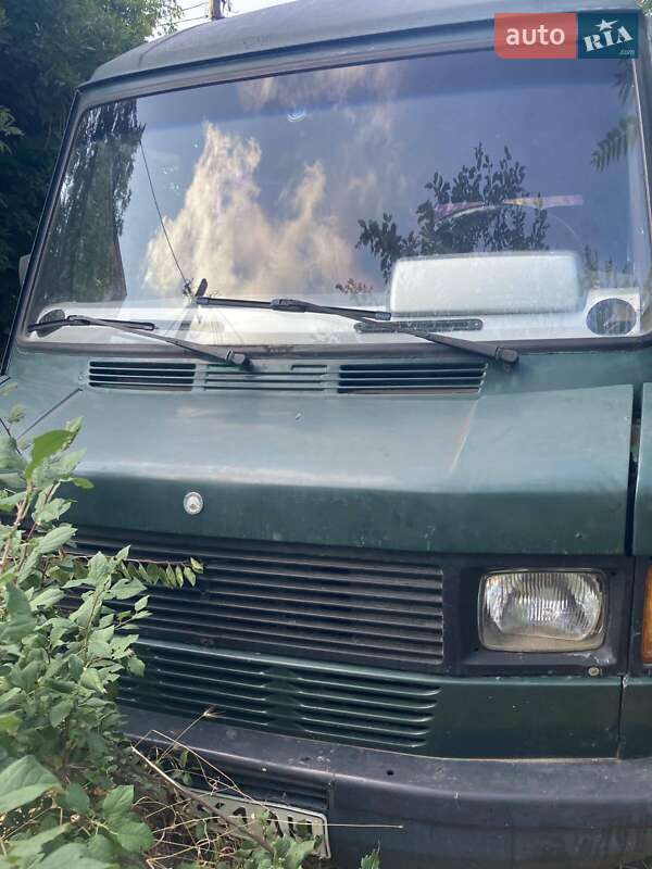 Мікроавтобус Mercedes-Benz O 307