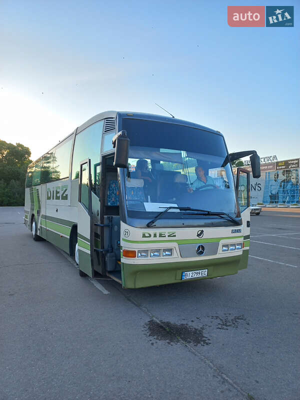 Автобуси Mercedes-Benz O 404