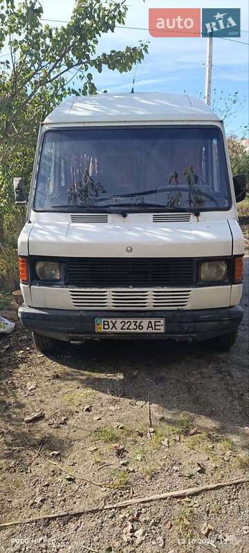 Мікроавтобус Mercedes-Benz O 407
