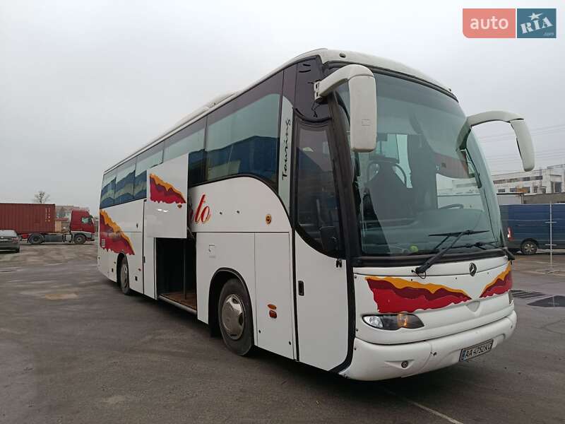 Туристический / Междугородний автобус Mercedes-Benz OC 500