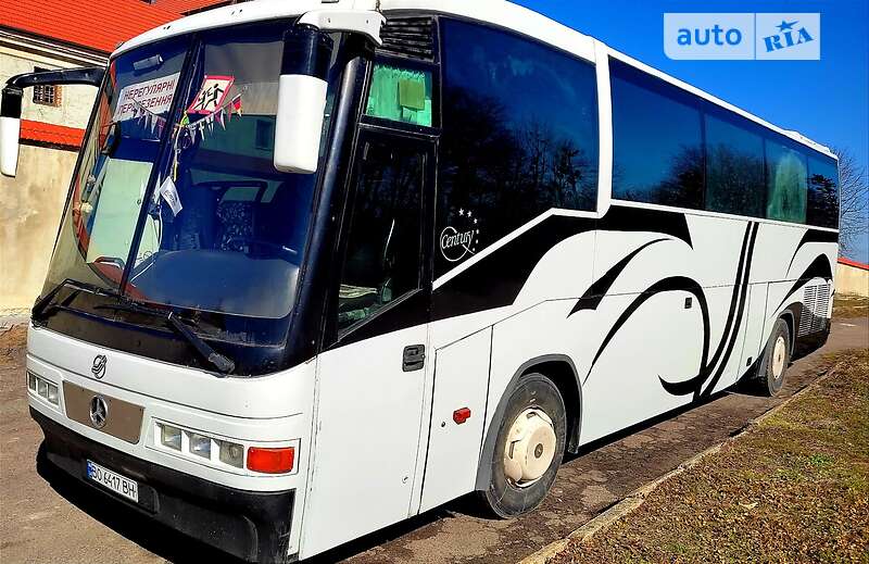 Туристичний / Міжміський автобус Mercedes-Benz OH-Series