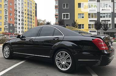 Mercedes-Benz S-Class  2009