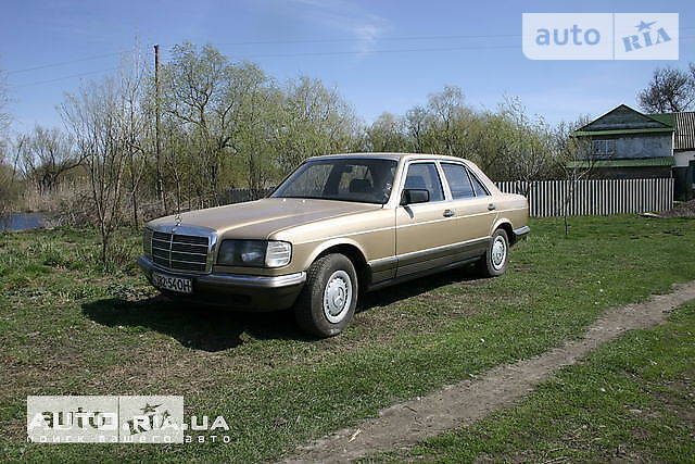 Седан Mercedes-Benz S-Class