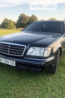 Mercedes-Benz S-Class  1995