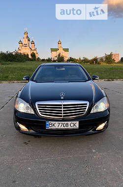 Mercedes-Benz S-Class  2006