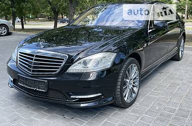 Mercedes-Benz S-Class 4 matic 2011