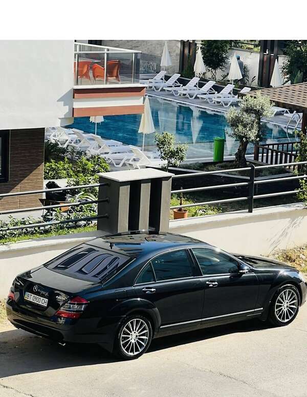 Легкові Mercedes-Benz S-Class