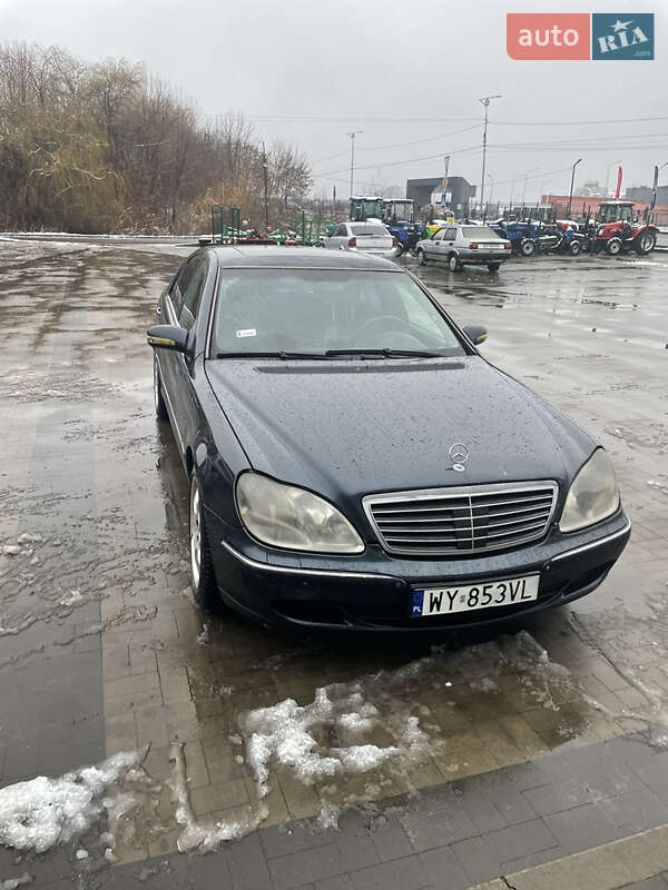 Седан Mercedes-Benz S-Class