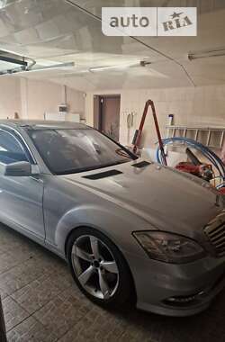 Mercedes-Benz S-Class  2011