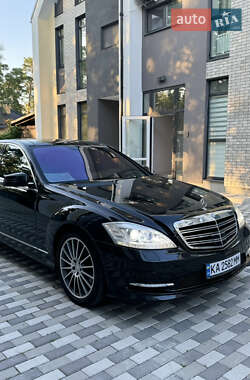 Mercedes-Benz S-Class  2005