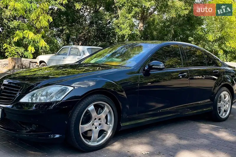 Mercedes-Benz S-Class