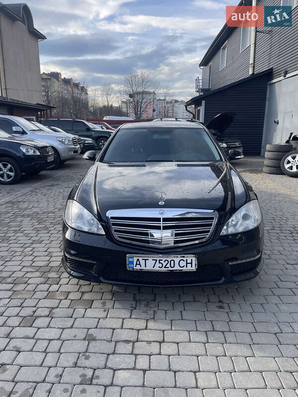 Mercedes S-Class 2006 року в Івано-Франківську