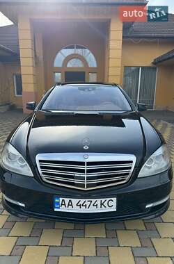 Mercedes-Benz S-Class  2011