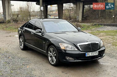 Mercedes-Benz S-Class  2009