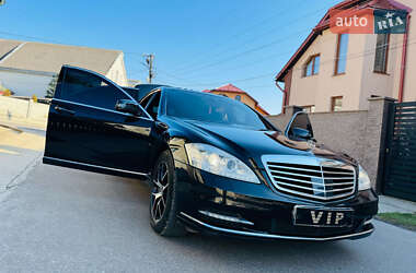 Mercedes-Benz S-Class 2011