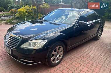 Mercedes-Benz S-Class 2012