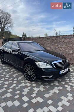 Mercedes-Benz S-Class  2012