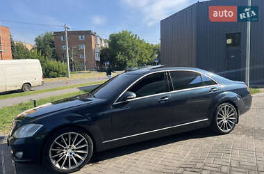 Mercedes-Benz S-Class 2005