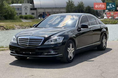 Mercedes-Benz S-Class 2012