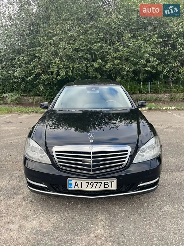 Mercedes-Benz S-Class 2011