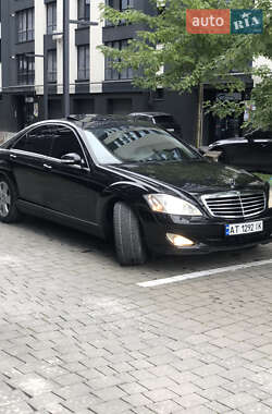 Mercedes-Benz S-Class 2009