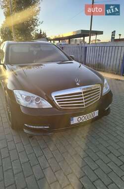 Mercedes-Benz S-Class  2011